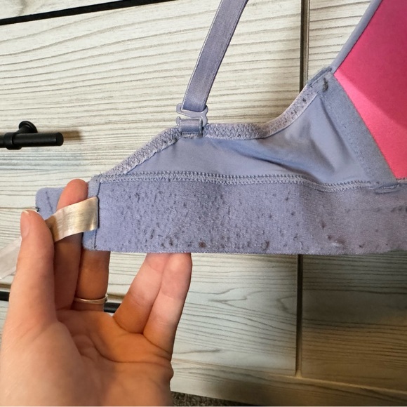 PINK Wear Everywhere Bra Size 32C - Picture 6 of 9